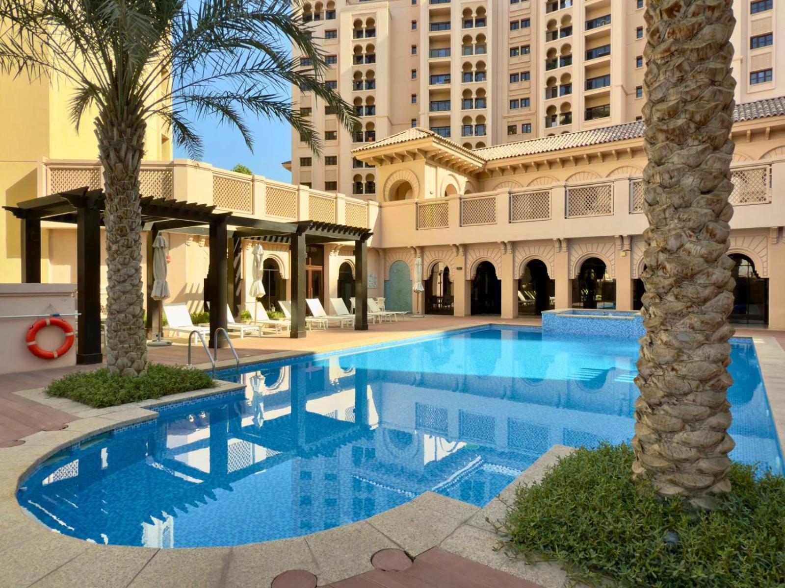 Plush Gateway - Fully Furnished - 1br In Jge Apartment
